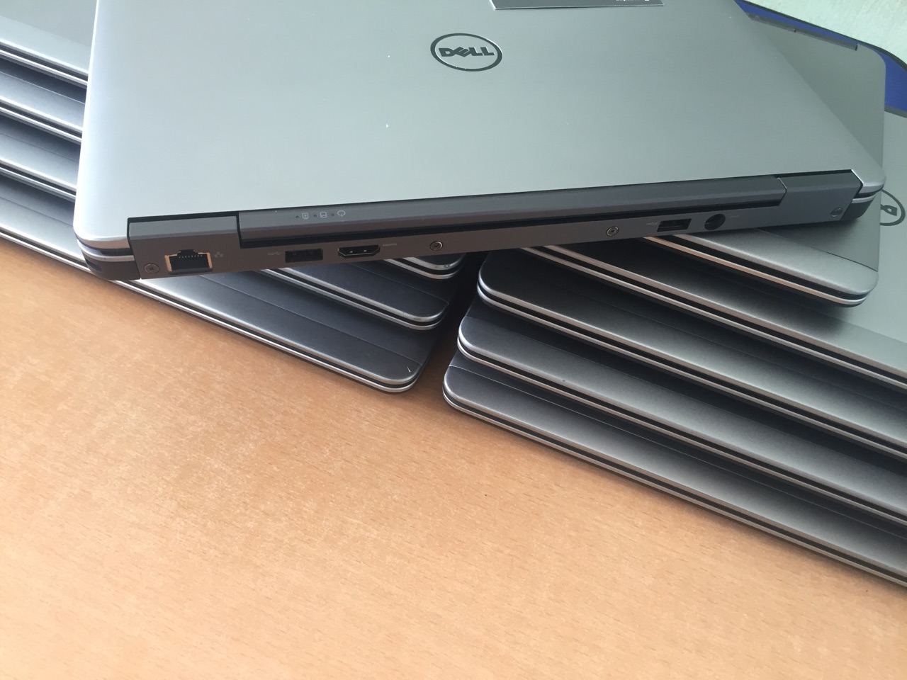 Laptop Cũ Dell Latitude E7240-I7-4300/4g/SSD128G