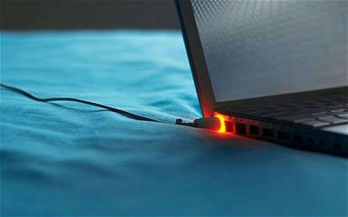 Nguyên nhân và giải pháp khi cục sạc laptop bị quá nóng
