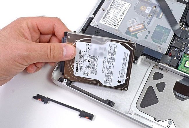 Có thể lắp song song 2 ổ cứng SSD và HDD cho laptop được không?
