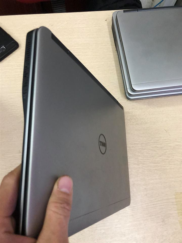 Laptop Cũ Dell Latitude E7240-I7-4300/8g/SSD128G